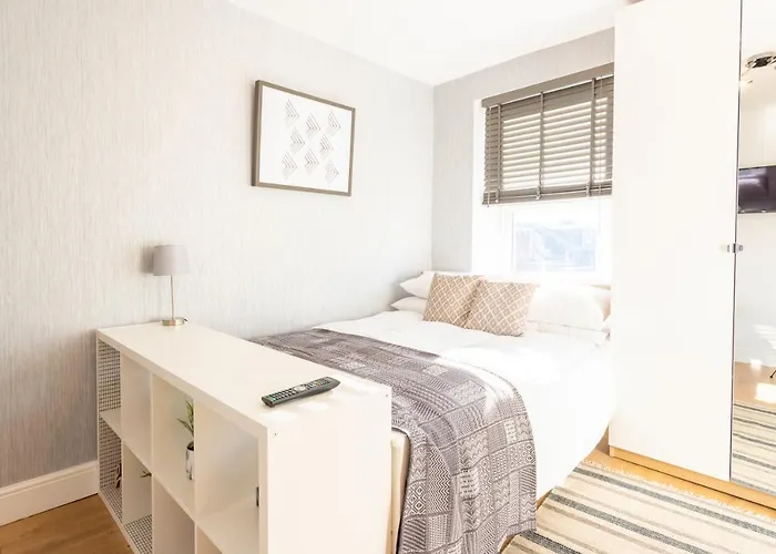 Modern And Chic Studio Flat For 2 People In West Kilburn By Queen\'S Park