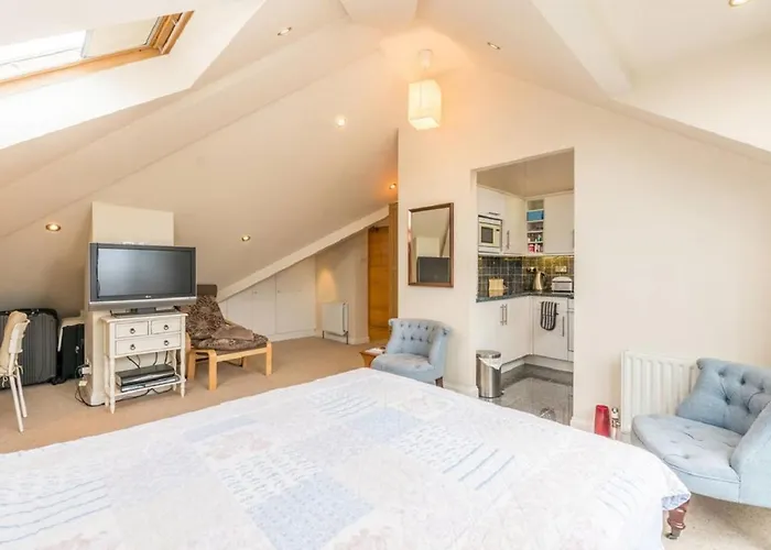 Trendy Studio, Maida Hill - Sk
