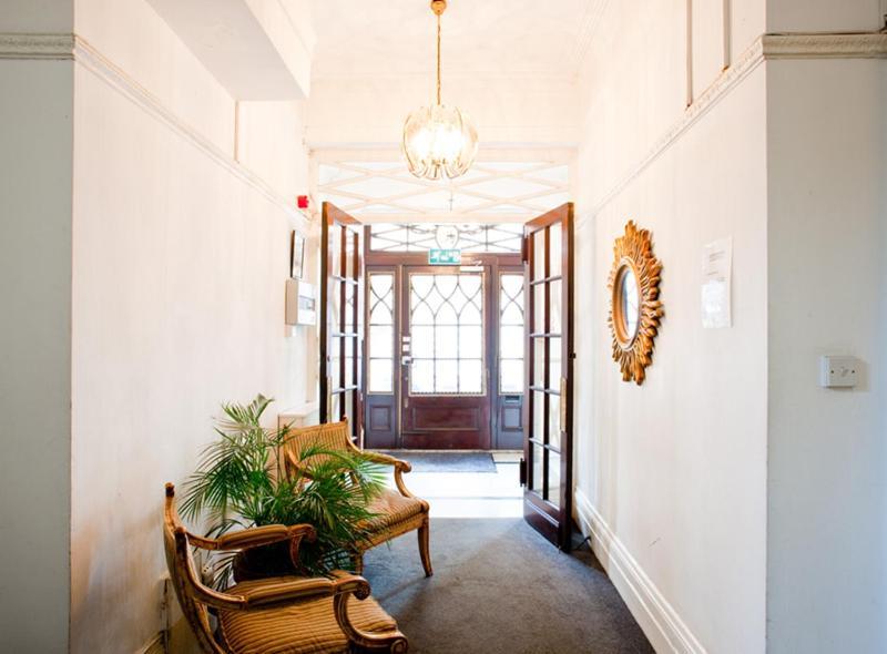 Cavendish House 3*