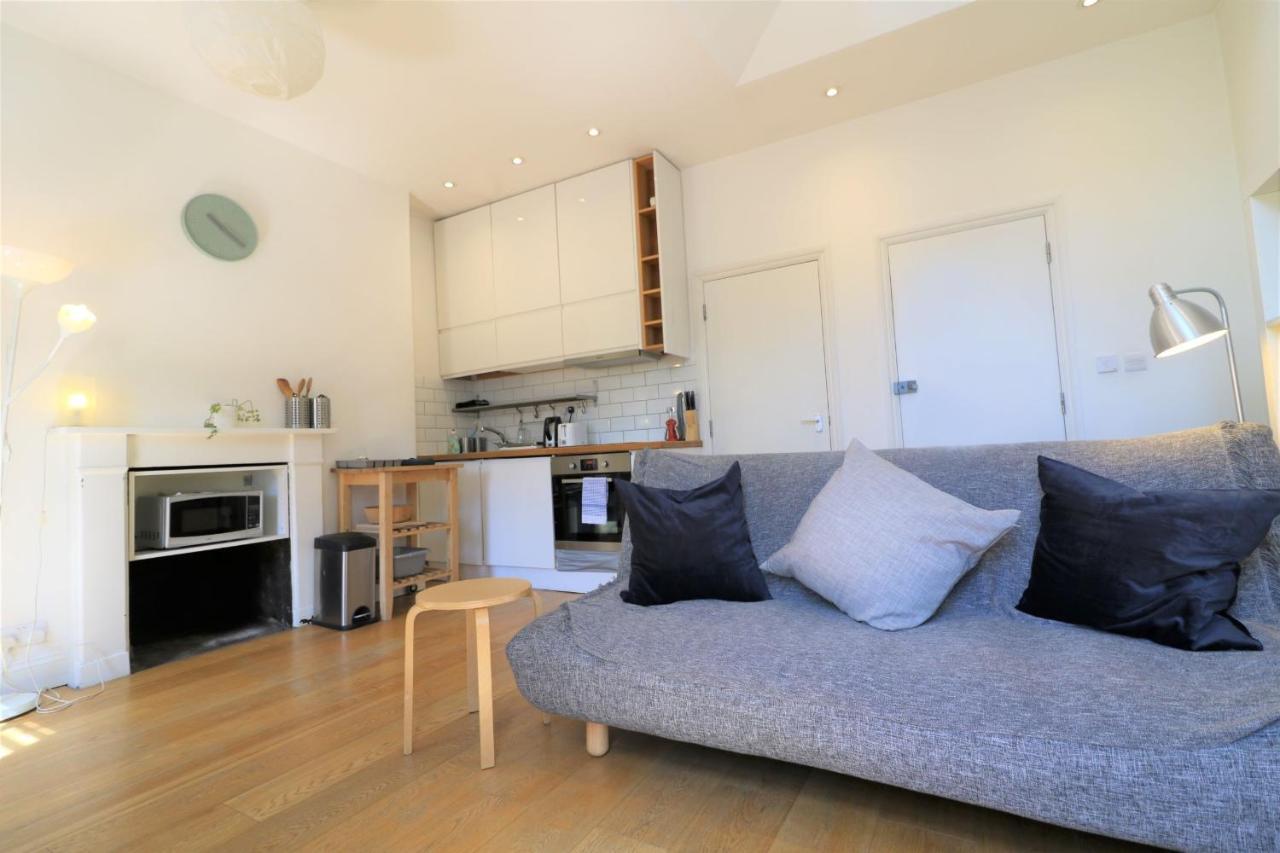 Swinton Street Apartment *