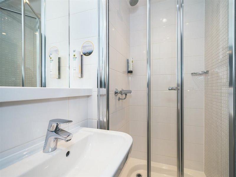 Point A Westminster Hotel 3*