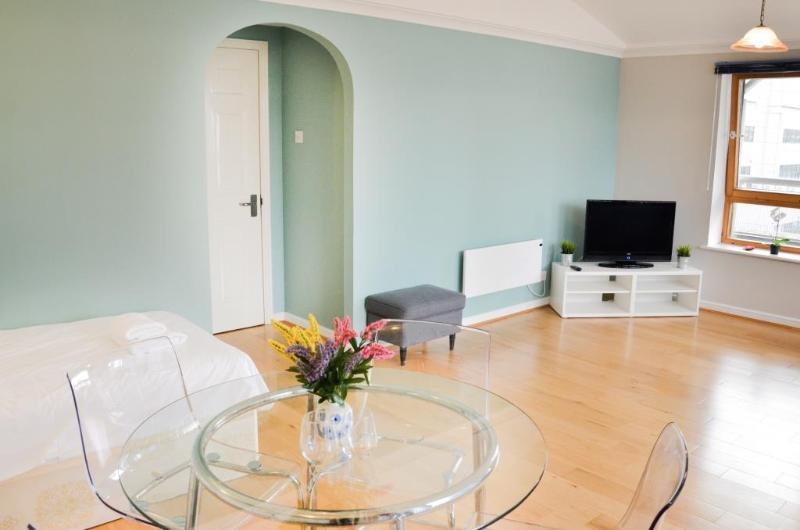 Hotel Oyo 140 Meridian Place Londen