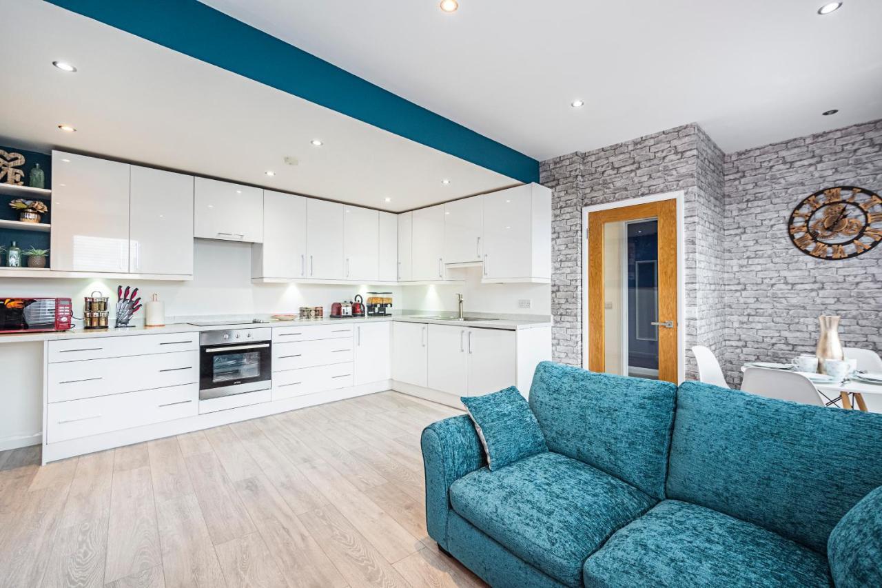 Cozy And Charming Flat: Minutes From Everything! * London