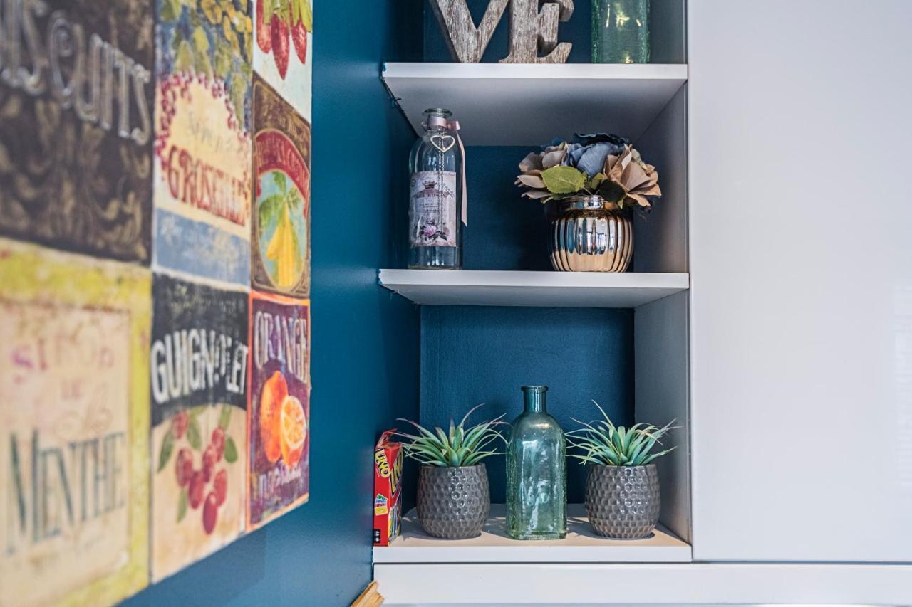 Cozy And Charming Flat: Minutes From Everything! Apartment London