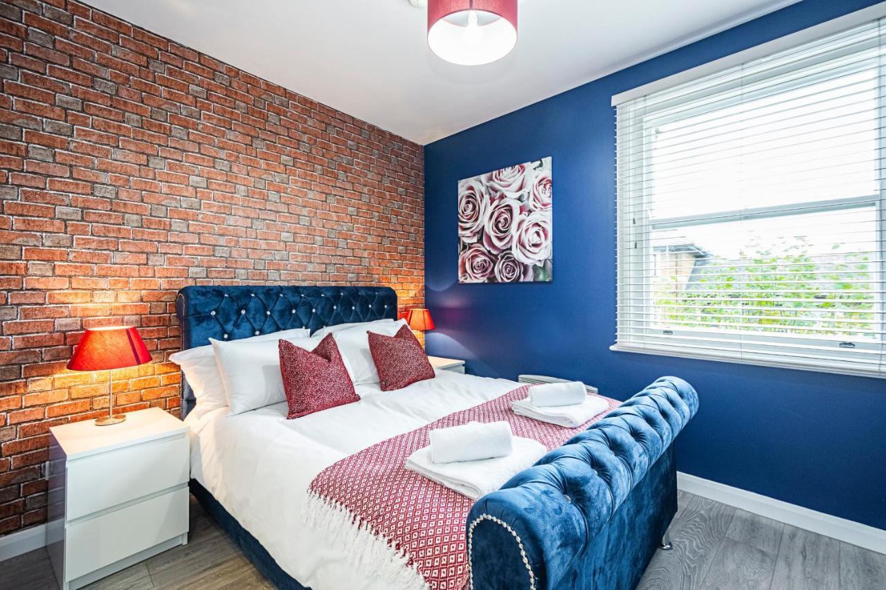 Cozy And Charming Flat: Minutes From Everything! * London