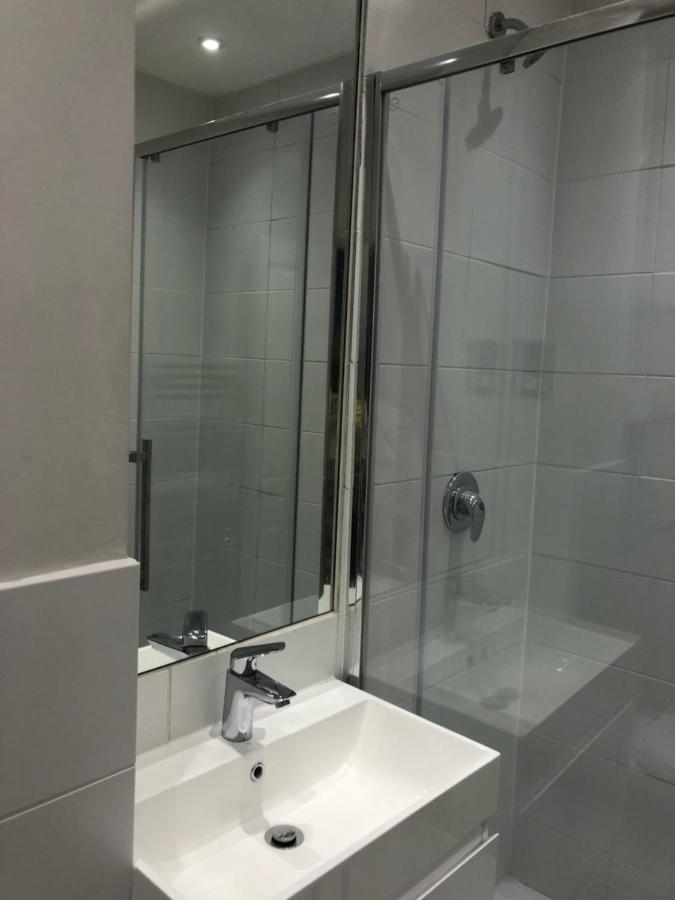 Elsham Apartahotel *
