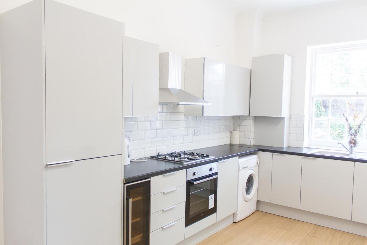 Mansion House With Spacious Close To Excel And Canarywharf * Londres