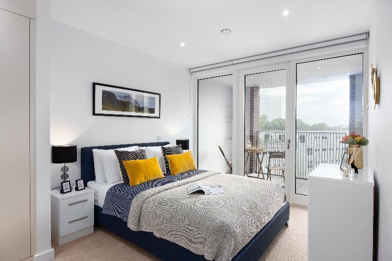 Two Bedroom Serviced With Balcony In Weymouth Building, Deacon Street Londres