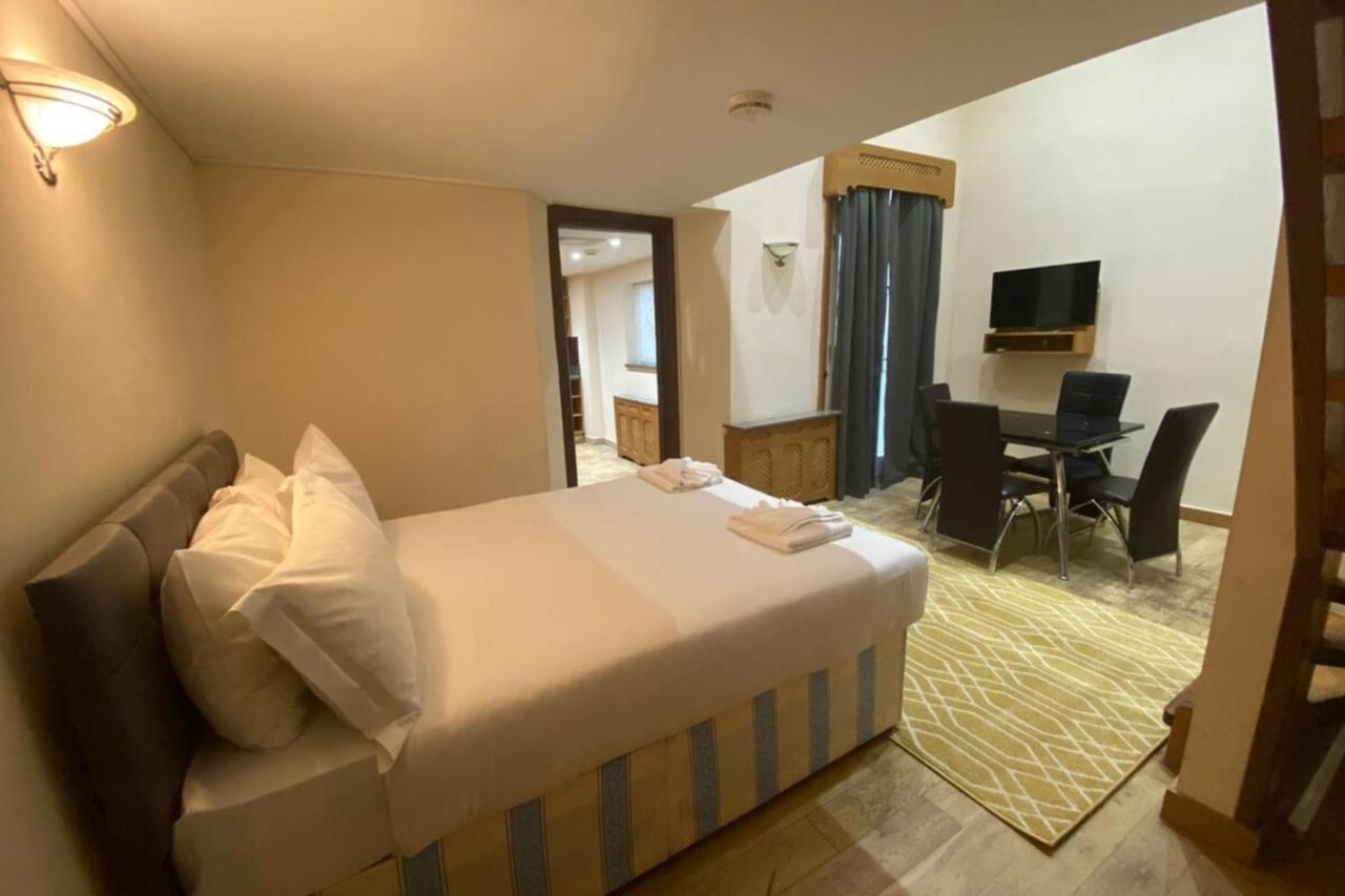 R12-b32-mezzanine Studio Near Hyde Park *