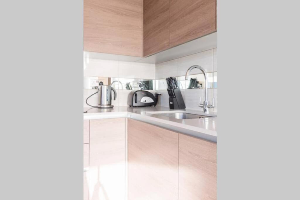 Luxury River Side Penthouse * Londres