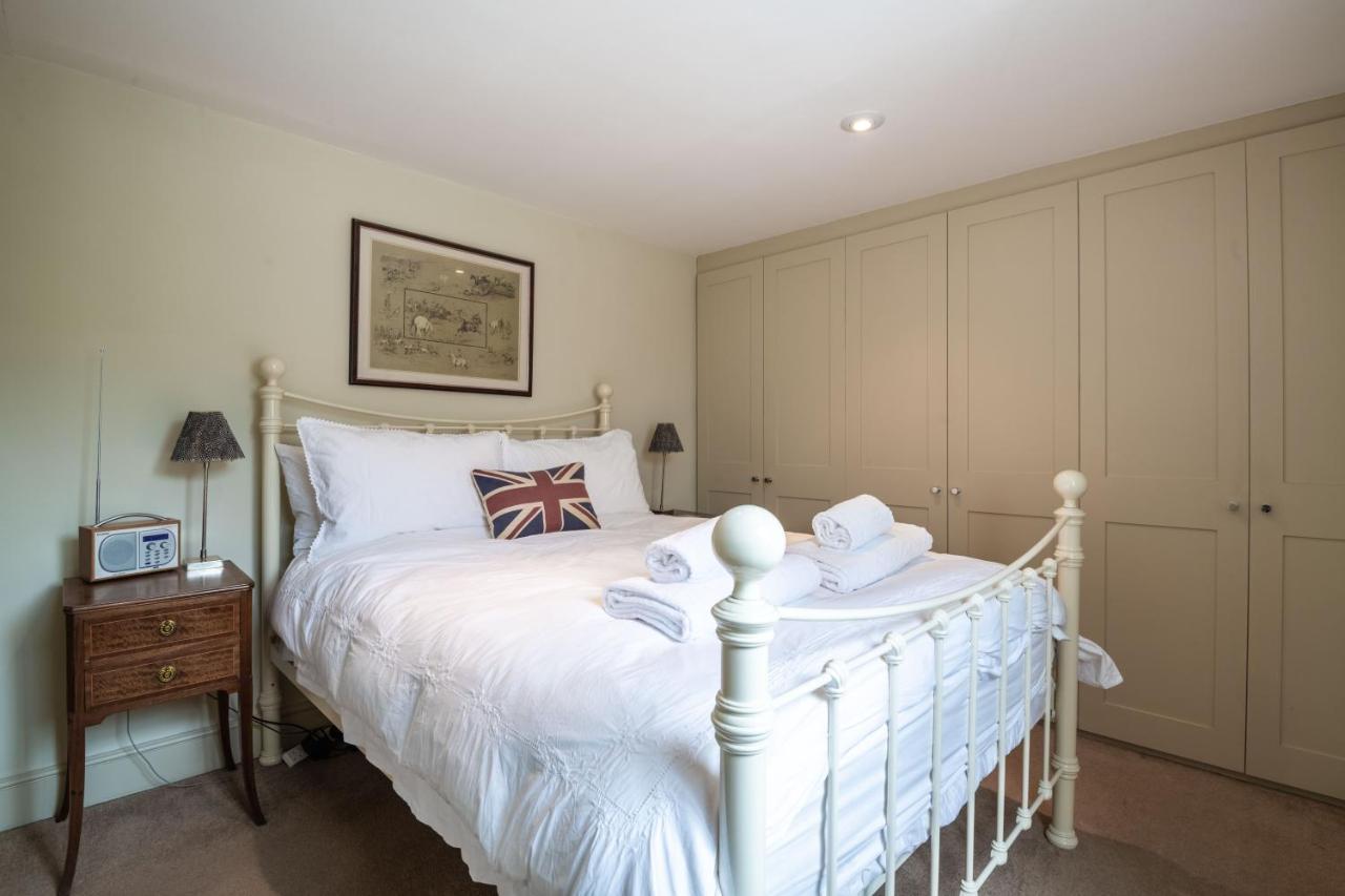 Traditional Fulham Close To The River Thames By Underthedoormat Apartamento Londres