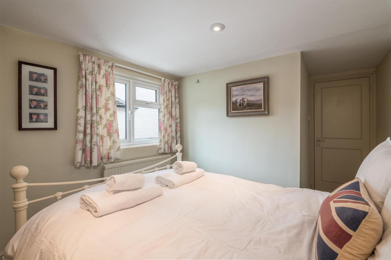 Traditional Fulham Close To The River Thames By Underthedoormat Apartamento
