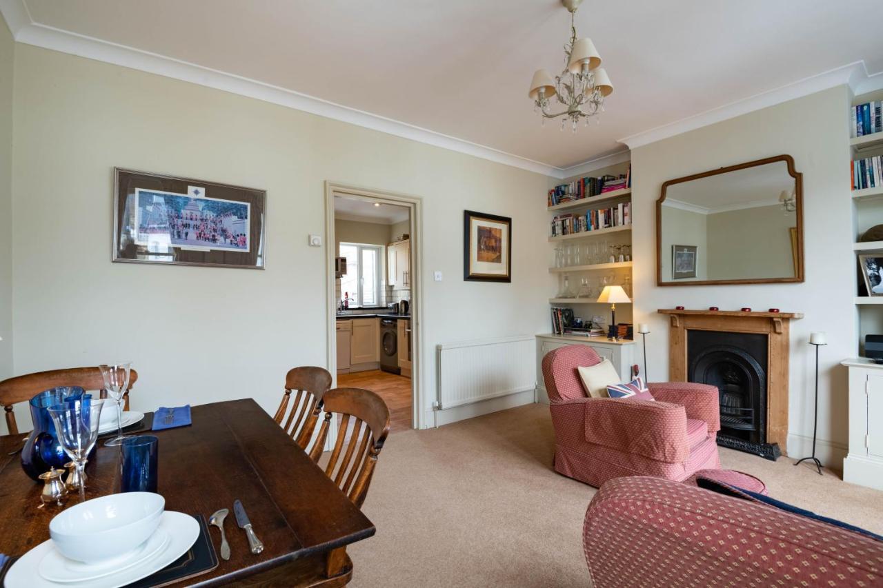 Traditional Fulham Close To The River Thames By Underthedoormat Apartamento Londres