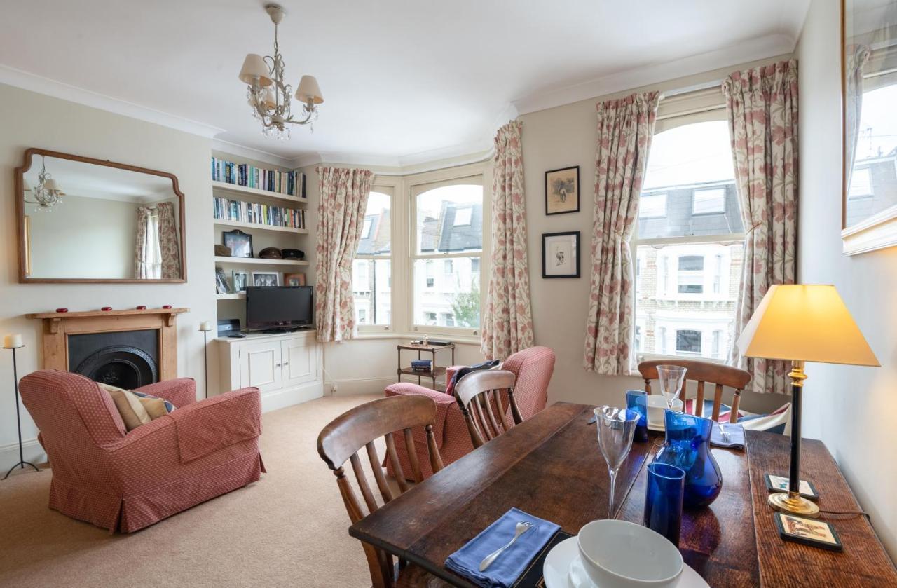 Traditional Fulham Close To The River Thames By Underthedoormat *