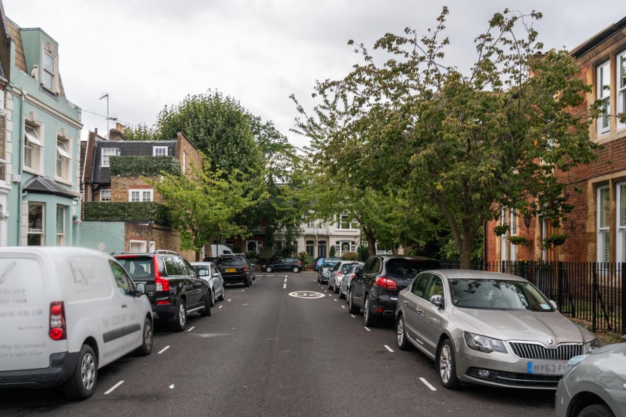 Traditional Fulham Close To The River Thames By Underthedoormat Apartment *