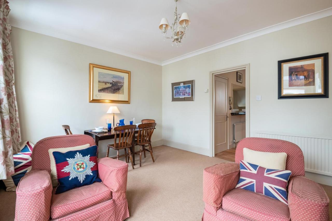 Apartment Traditional Fulham Close To The River Thames By Underthedoormat