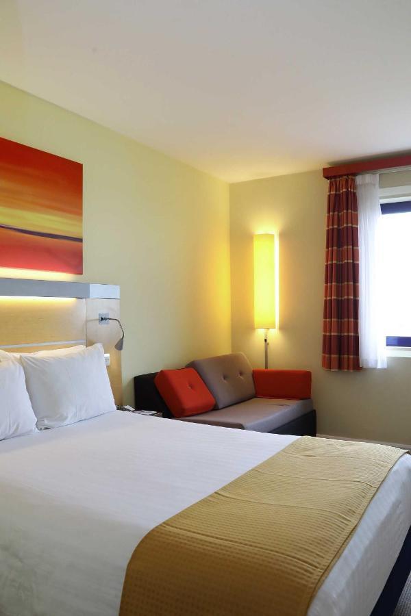Holiday Express - Newbury Park, An Ihg Hotel