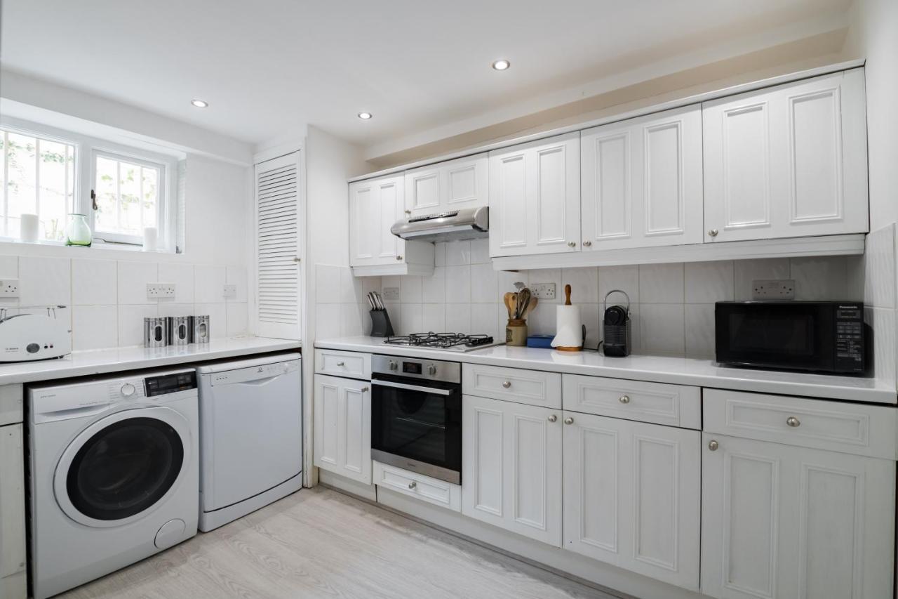Stylish Sloane Square Close To Victoria By Underthedoormat Apartamento Londres