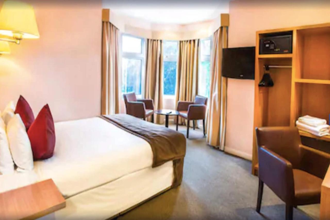 Oyo Luton Hotel 2*