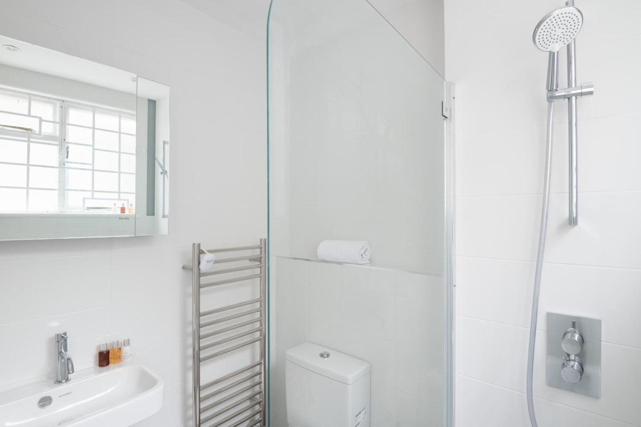 Stylish Sloane Square Close To Victoria By Underthedoormat Apartment