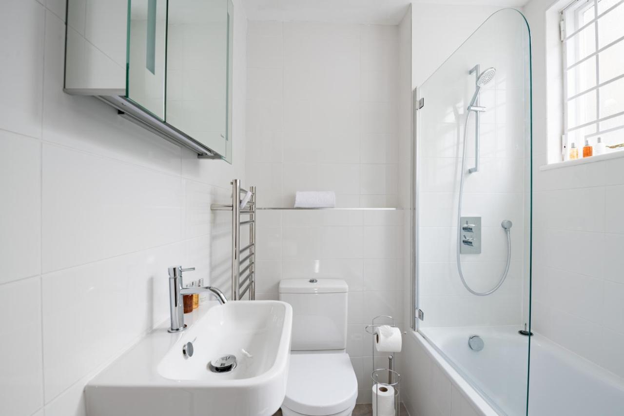 Stylish Sloane Square Close To Victoria By Underthedoormat Apartment *