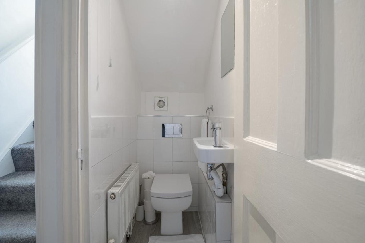 Stylish Sloane Square Close To Victoria By Underthedoormat Apartment