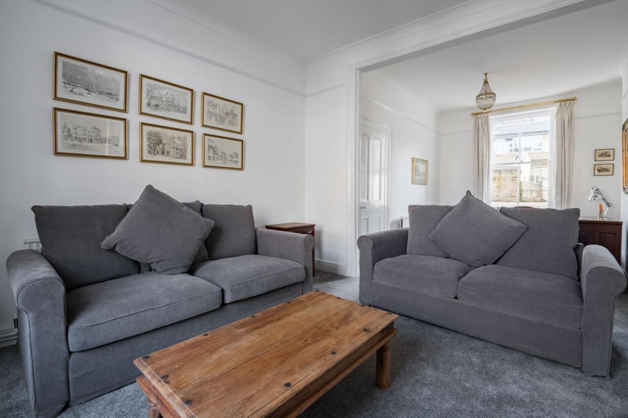 Stylish Sloane Square Close To Victoria By Underthedoormat *