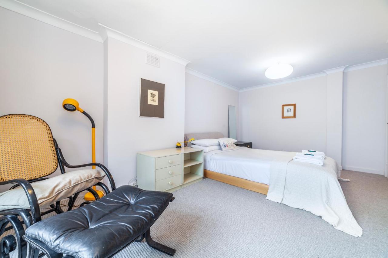 Holiday home Kynance Mews Rustic And Unique Three Bedroom Mews House With A Private Courtyard *