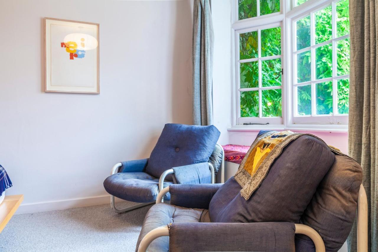 Holiday home Kynance Mews Rustic And Unique Three Bedroom Mews House With A Private Courtyard *