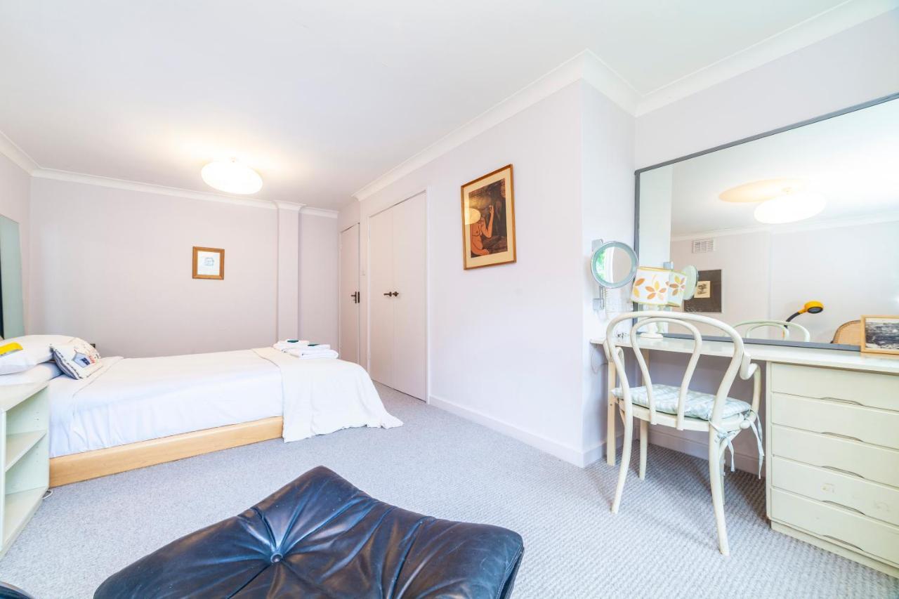 Holiday home Kynance Mews Rustic And Unique Three Bedroom Mews House With A Private Courtyard