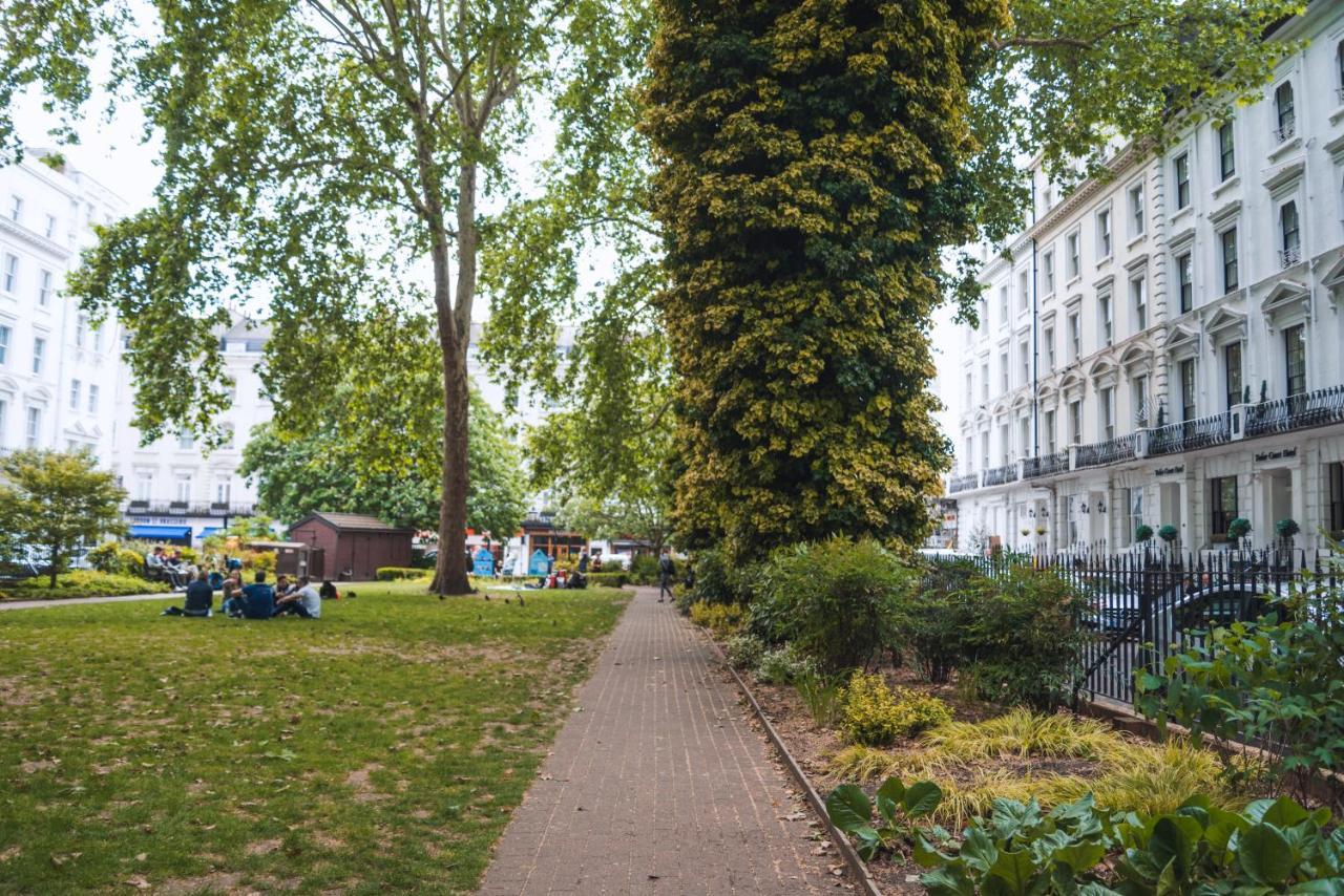 Dolphin - The 3* Londres