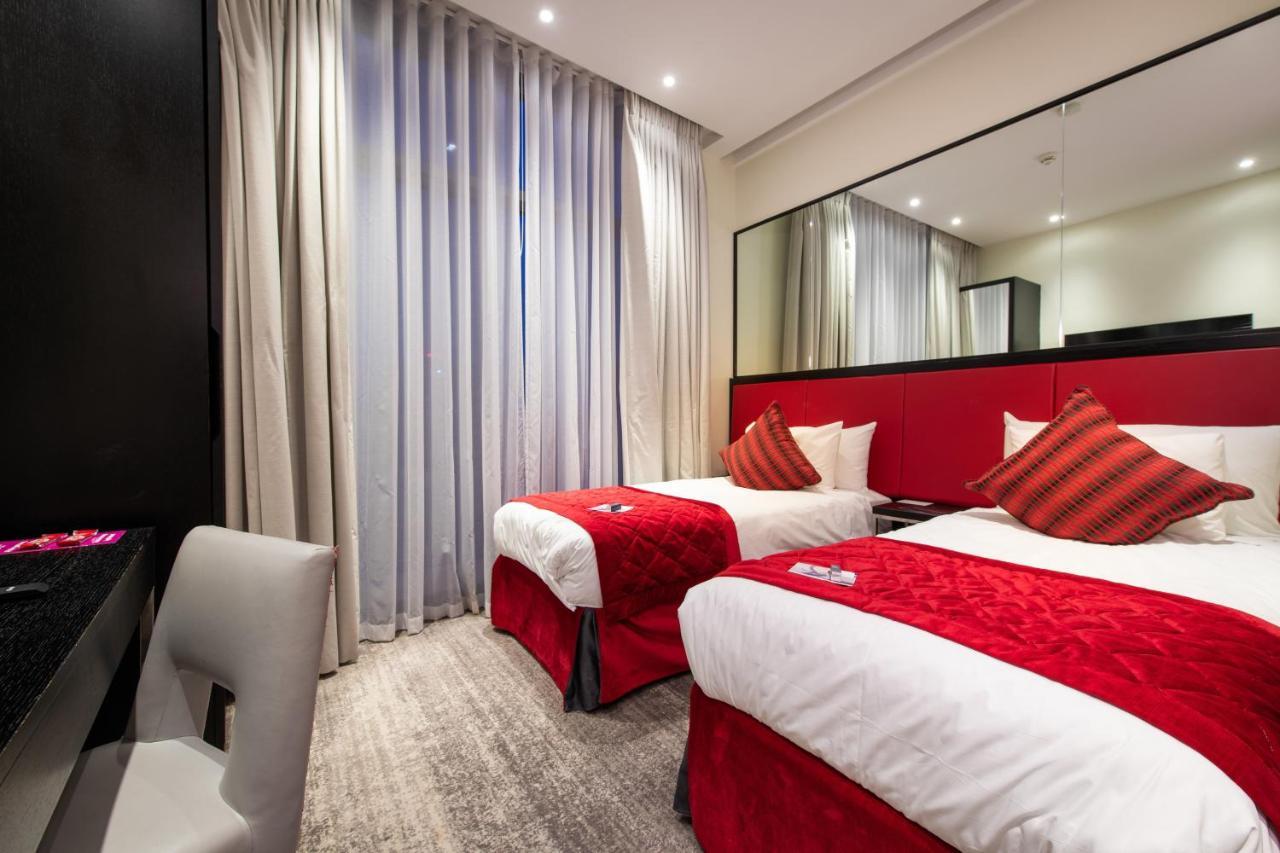 Crowne Plaza Battersea Hotel