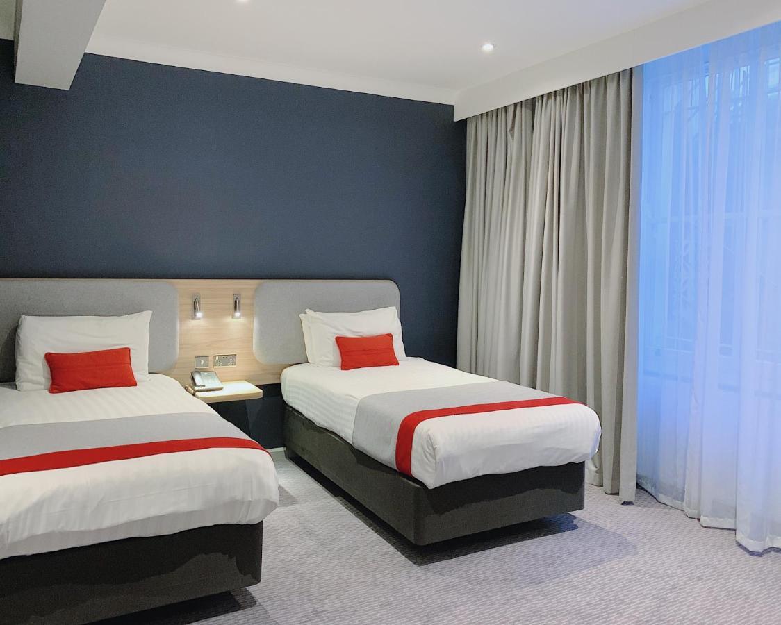 Hotel Holiday Express Victoria By Ihg