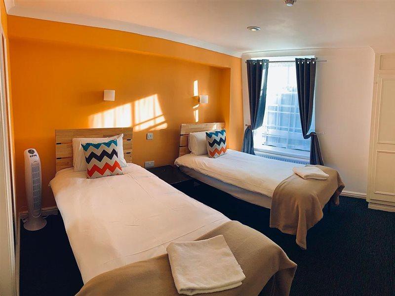 Smart Hyde Park View Hostal Londres