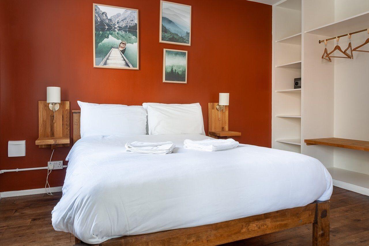Palmers Hillspring At Willesden Albergue *