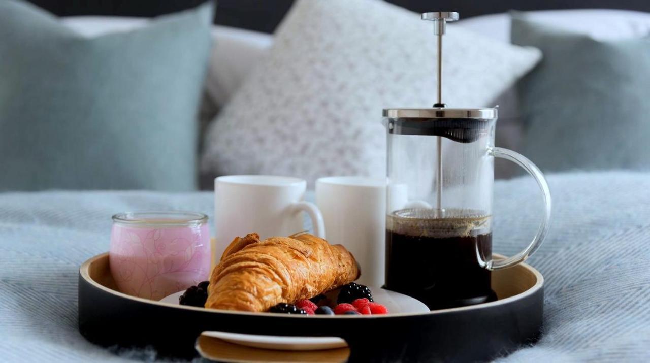 Xquisite Penthouse Bed & Breakfast London