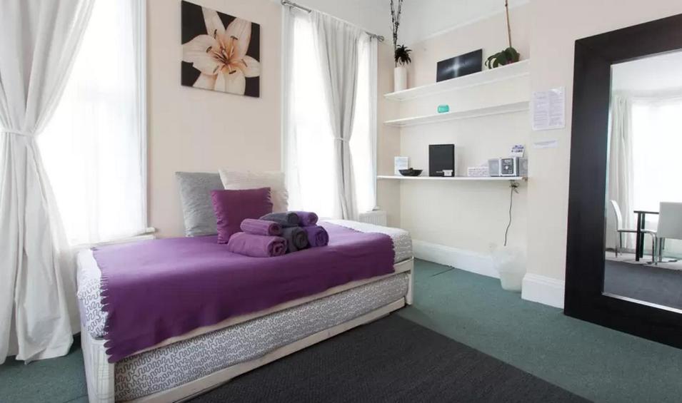 Acomodação com café da manhã  Home2home-rooms Londres