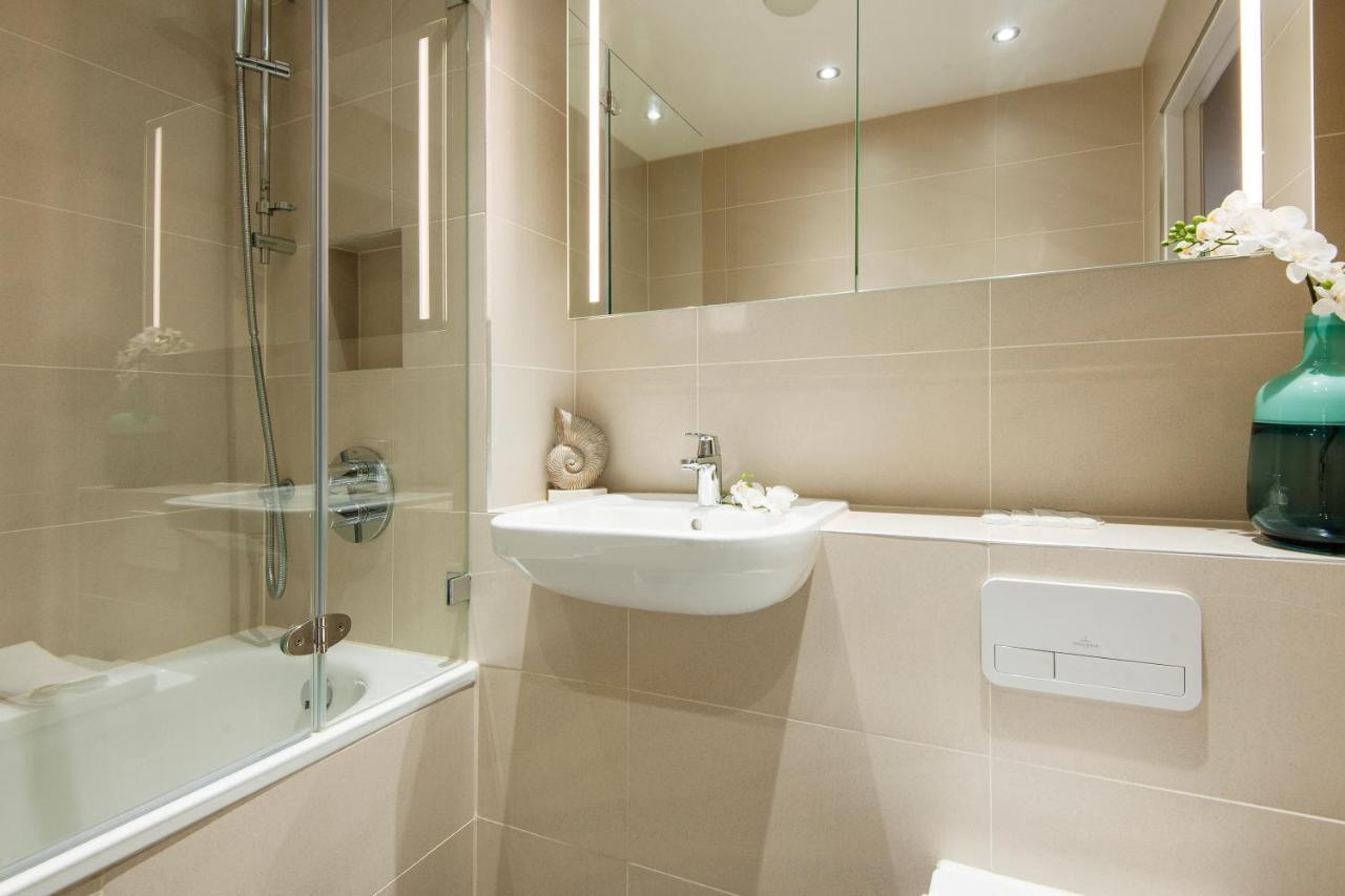 Xquisite Penthouse Bed & Breakfast London
