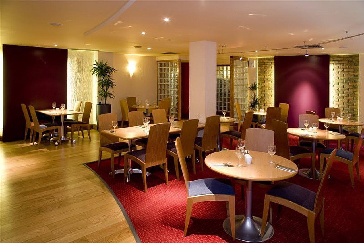 Premier Kew Bridge 3*