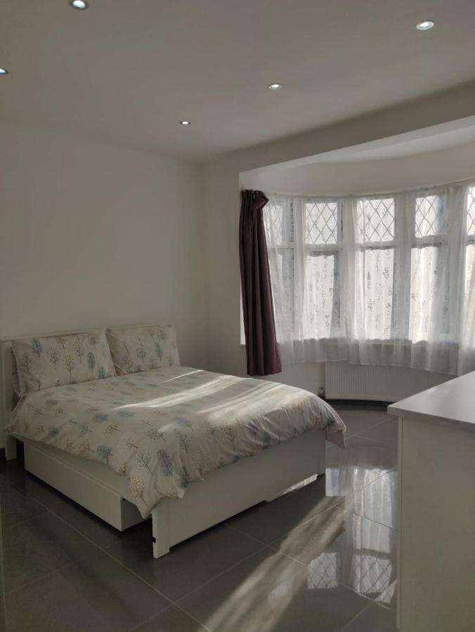 Stunning Double In Harrow Wembley - Khoob House Hospedagem domiciliar Londres