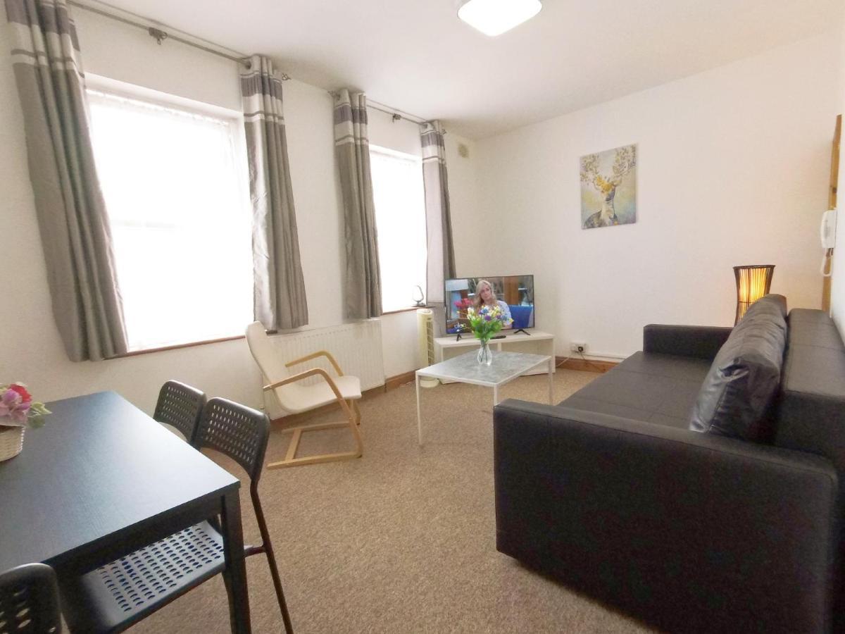 Carnation Flat A In Wembley