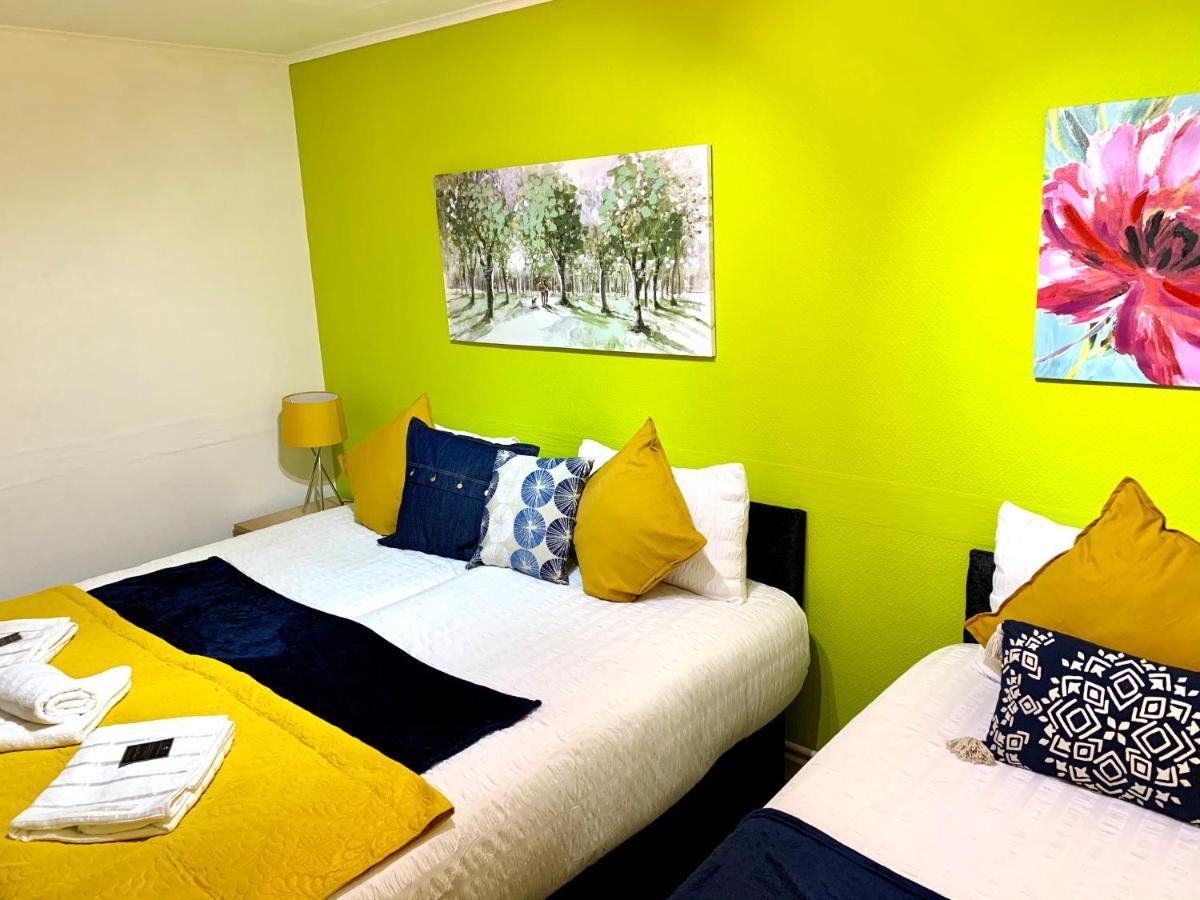 Excel 2 Bedrooms, Reception, Spacious London