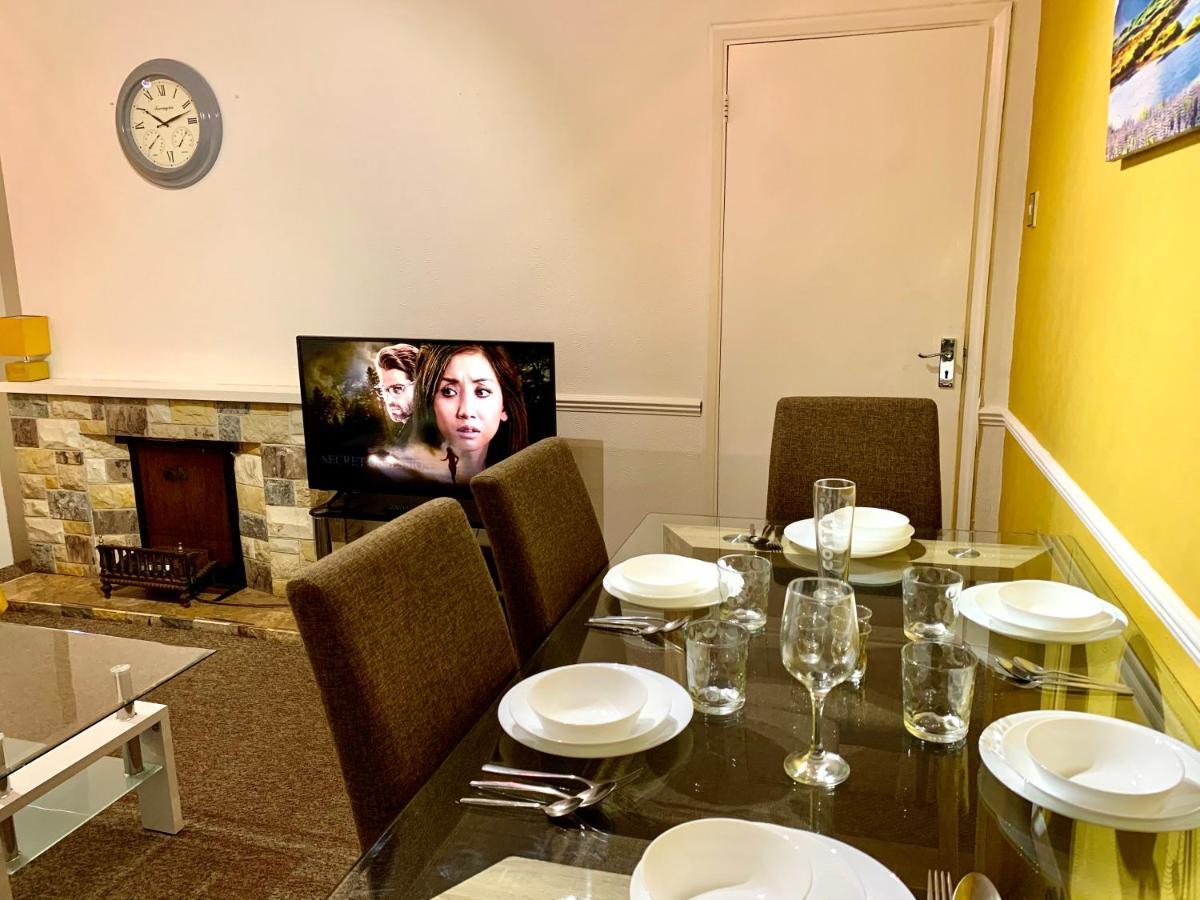 Excel 2 Bedrooms, Reception, Spacious London