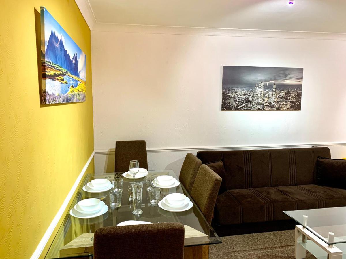 Apartment Excel 2 Bedrooms, Reception, Spacious