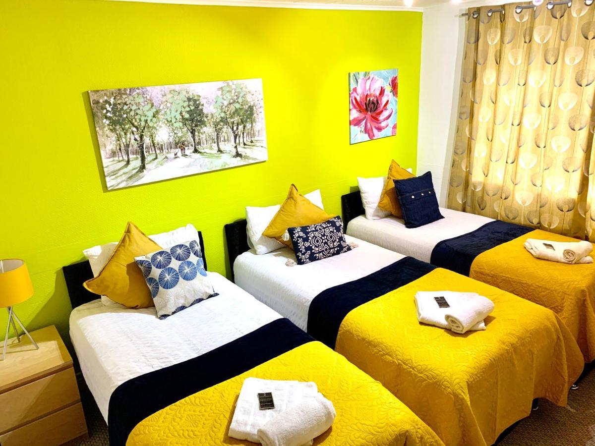 Excel 2 Bedrooms, Reception, Spacious * London