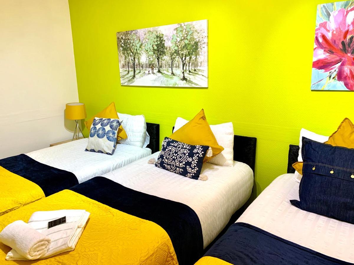 Excel 2 Bedrooms, Reception, Spacious Apartment