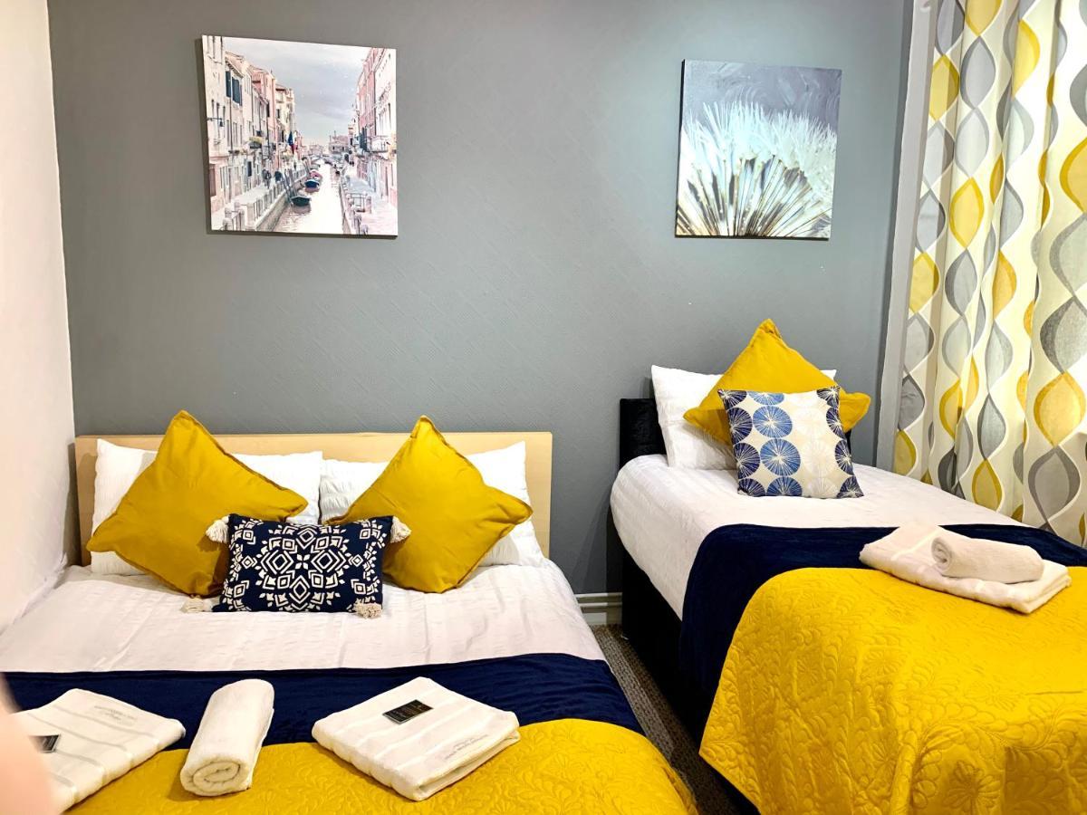 Excel 2 Bedrooms, Reception, Spacious Apartment London