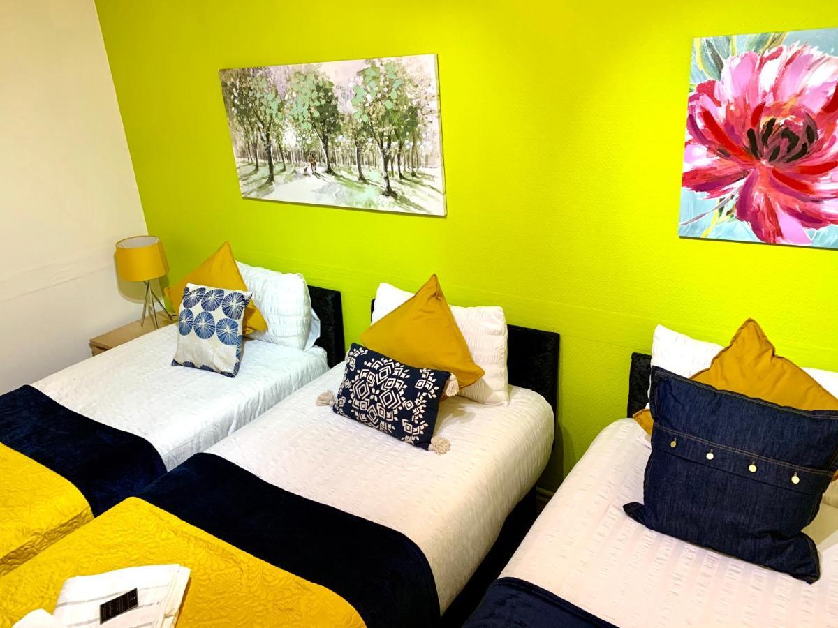 Excel 2 Bedrooms, Reception, Spacious Apartment *