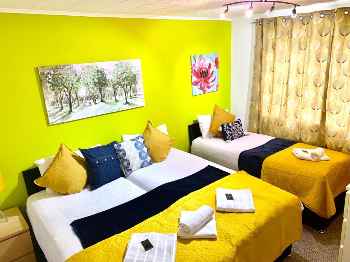 Excel 2 Bedrooms, Reception, Spacious Apartment *