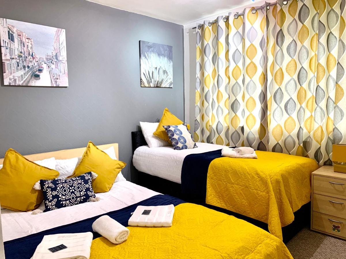 Excel 2 Bedrooms, Reception, Spacious